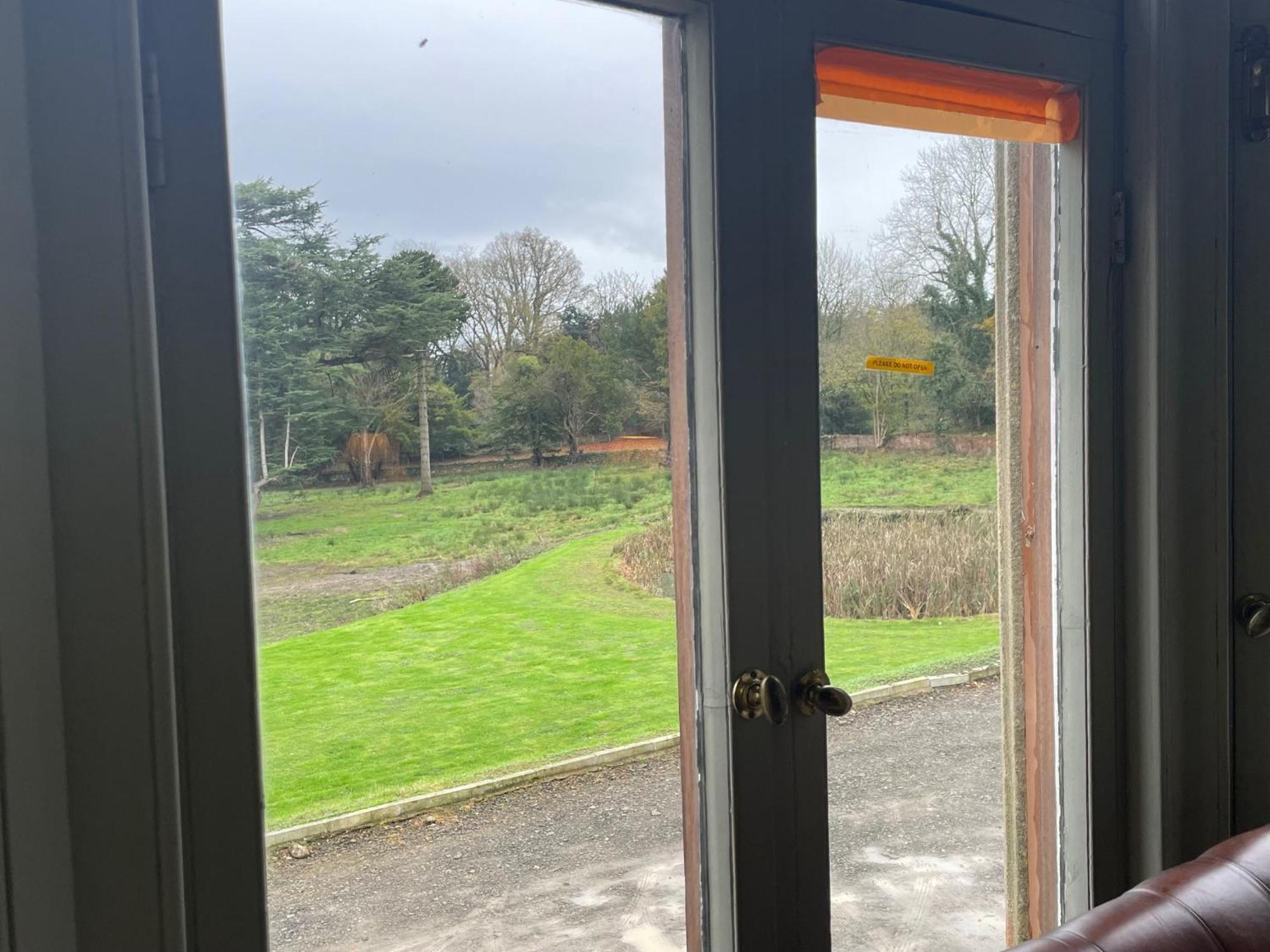 Llanerchydol Hall Suites 威尔斯浦 外观 照片