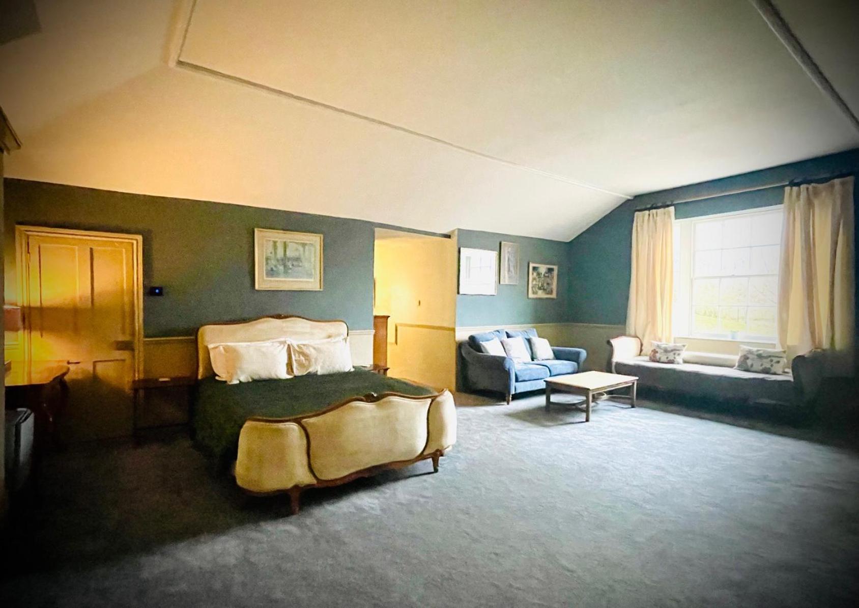 Llanerchydol Hall Suites 威尔斯浦 外观 照片