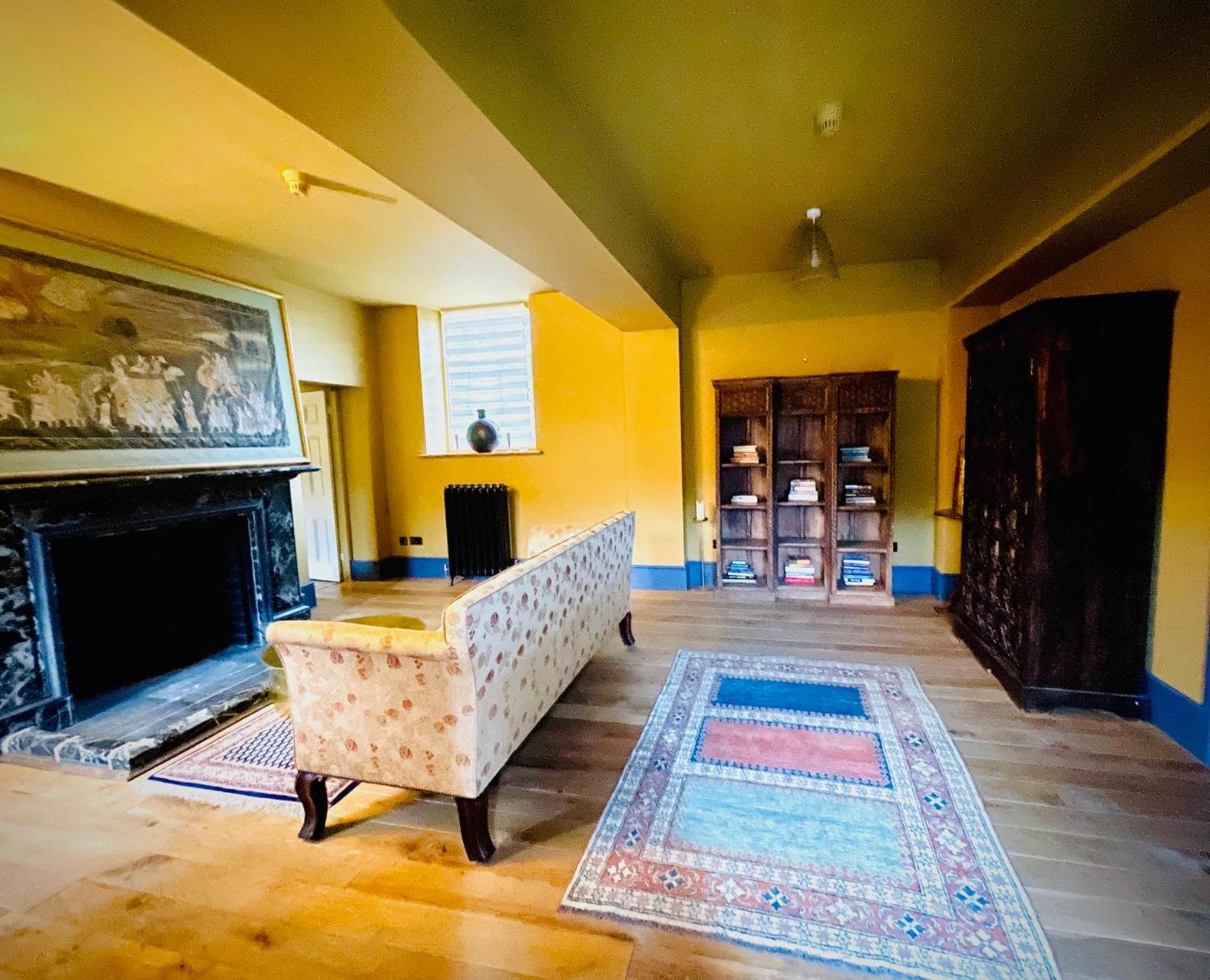 Llanerchydol Hall Suites 威尔斯浦 外观 照片