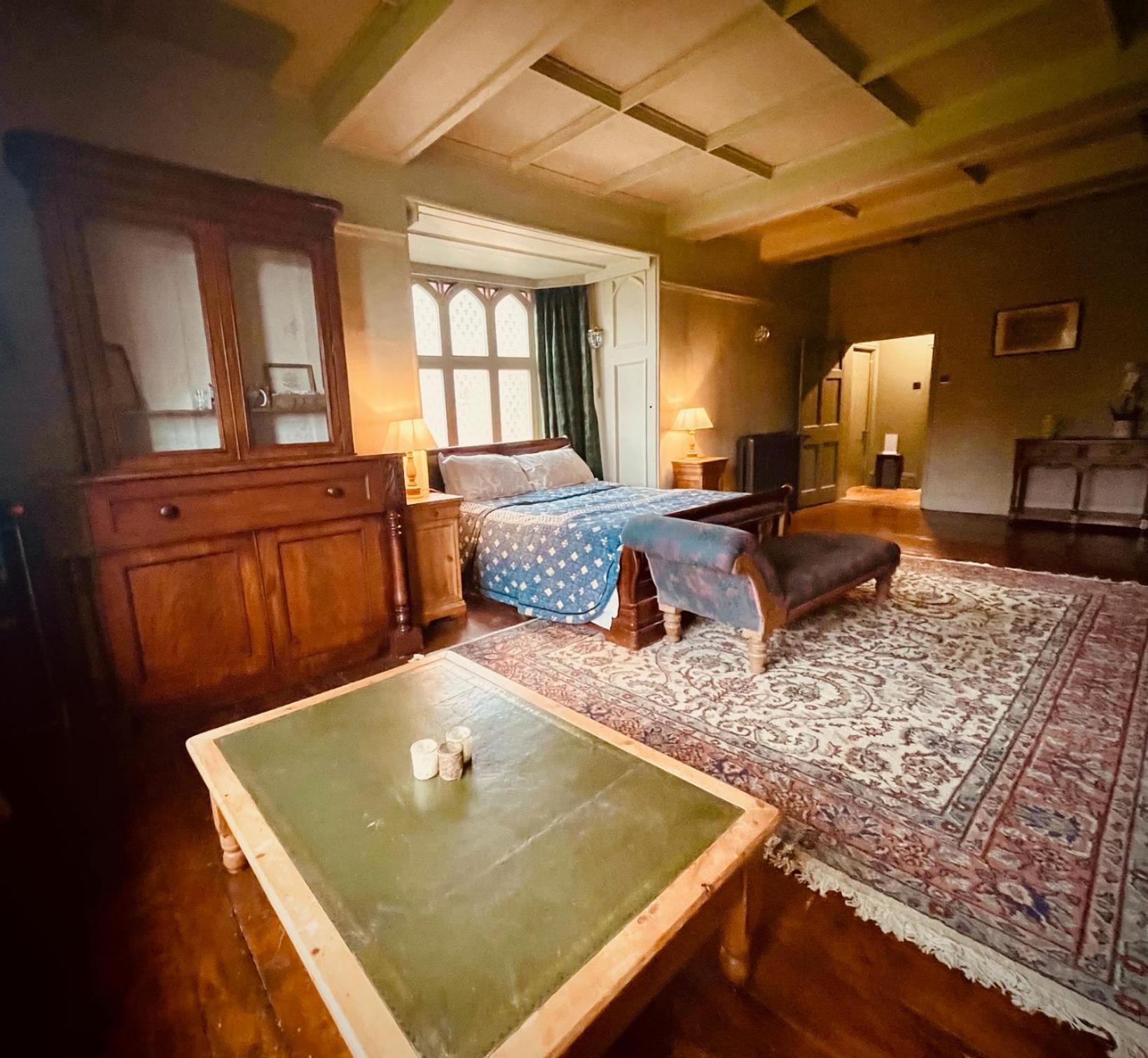 Llanerchydol Hall Suites 威尔斯浦 外观 照片