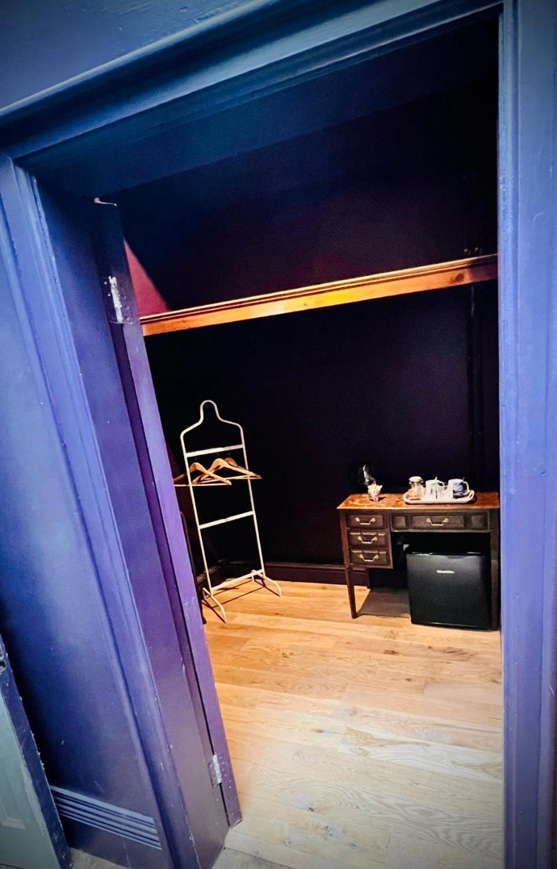 Llanerchydol Hall Suites 威尔斯浦 外观 照片