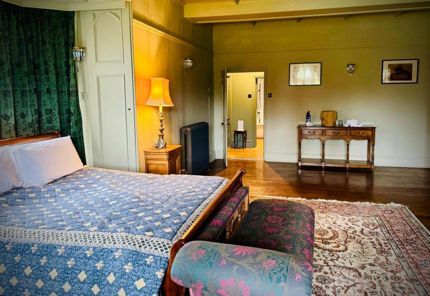 Llanerchydol Hall Suites 威尔斯浦 外观 照片